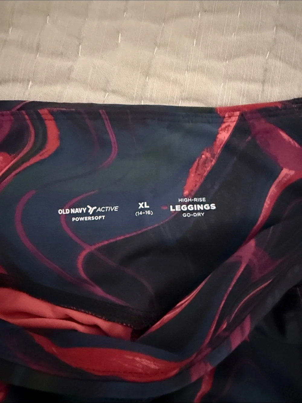 Old Navy Active High-Rise Leggings - Black & Red